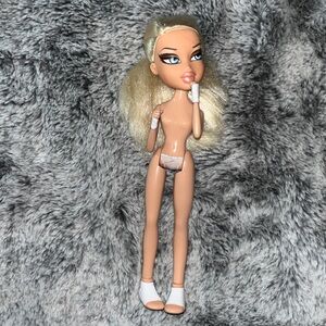 🤡3/30$ Bratz X-treme Sportz Kickboxing Cloe Read